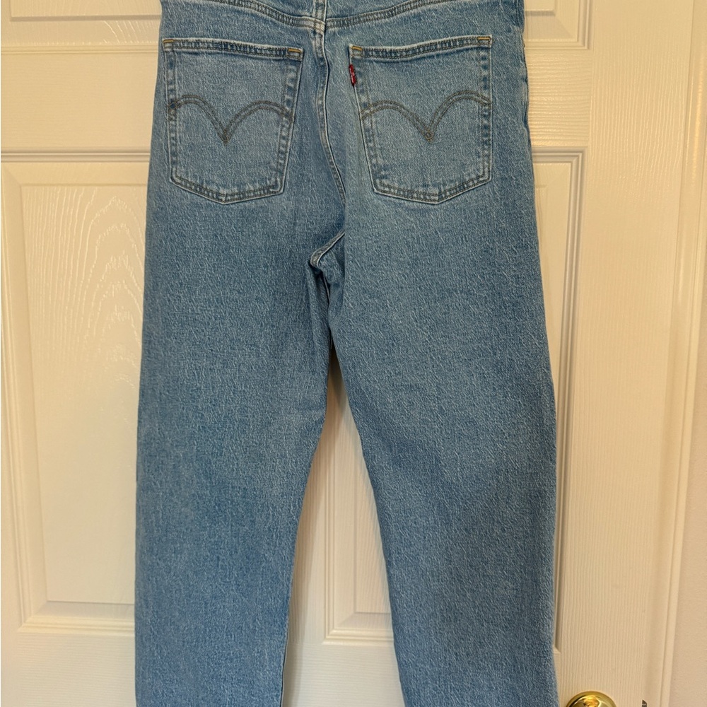 Levi’s - Picture 2 of 3